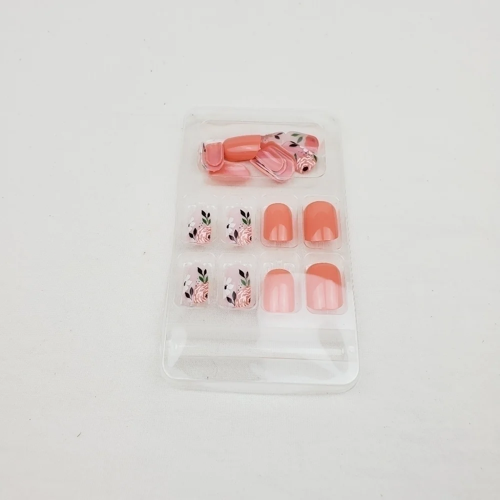 24 Pieces Fake Press On Nails